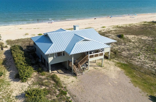 THIS DELIGHTFUL HOME IS IDEAL for a family vacation.