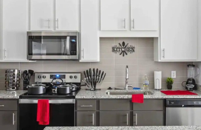 This is a stylish apt1/bedroom pool/workout , free WiFi , many Great amenities