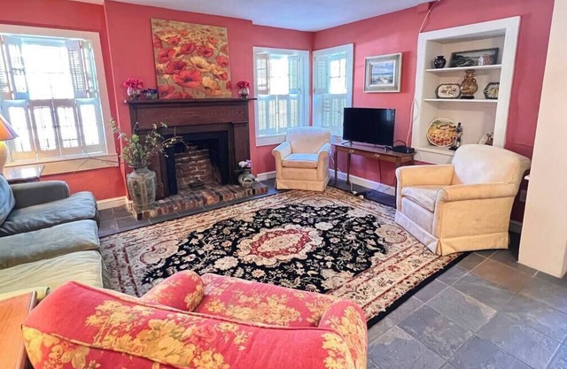 This is your ideal Savannah retreat, offering a blend of historic charm, modern comfort, and a peaceful ambiance.