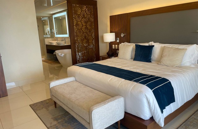 This stunning luxury 2 Bedroom ocean view is breath taking and relaxing.