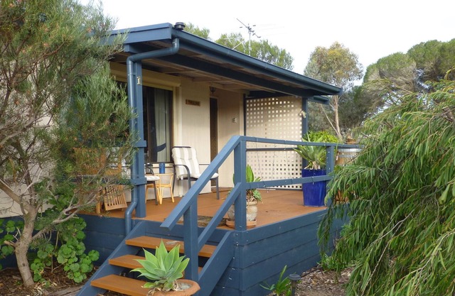 THISLDOO HOLIDAY HOUSE CLAYTON BAY