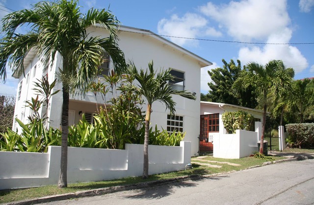 Thomasville- Ideally near the beaches/entertainment, transportation, Free Wi-fi.