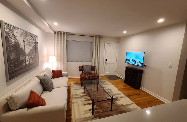 Three bedroom apartment in very convenient location!