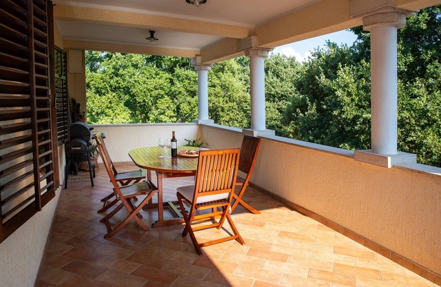 Three bedroom apartment with terrace Sveti Lovreč, Central Istria - Središnja Istra (A-24888-a)