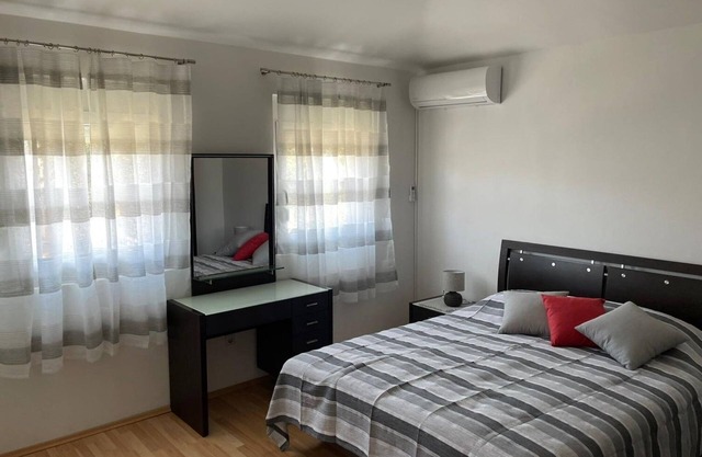 Three bedroom apartment near beach Sušica, Ugljan (A-21389-a)