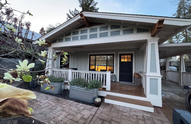 Three-bedroom cottage in historic Yountville: a true jewel for a Napa getaway