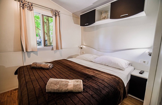 Three Bedroom Mobile Home with Lake View (owner 6)