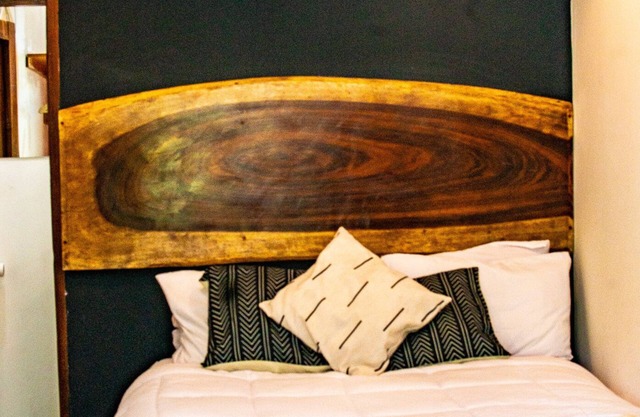 Three bedroom suite in boutique hotel, 5 walk from the beach. Pet friendly.