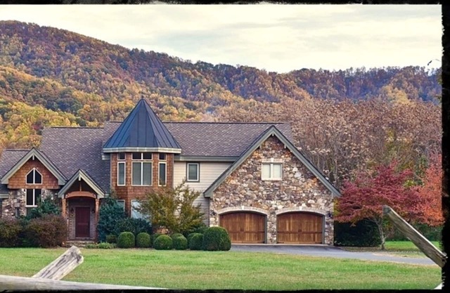 Three Ridges Retreat- Devils Backbone Brewing Company
