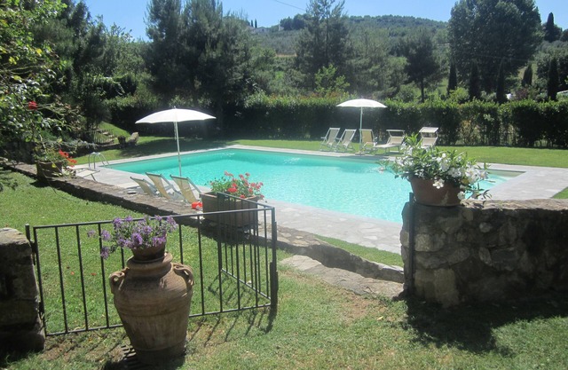 Three-room apartment, 80 square meters, 5/7 persons with swimming pool, 8 km from the center of Florence