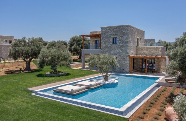 Thyme villa,Huge private pool,Garden,near amenities