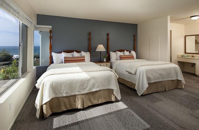 Tides Oceanview Inn and Cottages