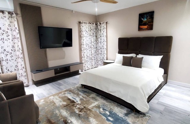 TIES LUX VILLA COUPLE SUITES