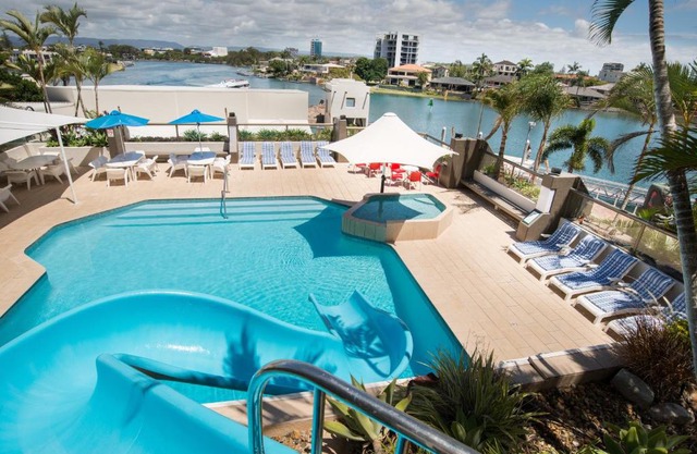 Tiki Hotel Apartments Surfers Paradise