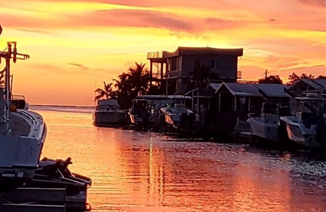 Tiki Hut Paradise In Key Largo