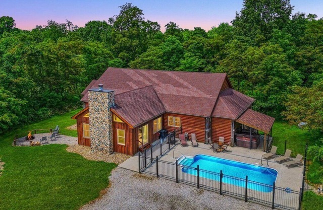 Timber View | Pool | Lodge