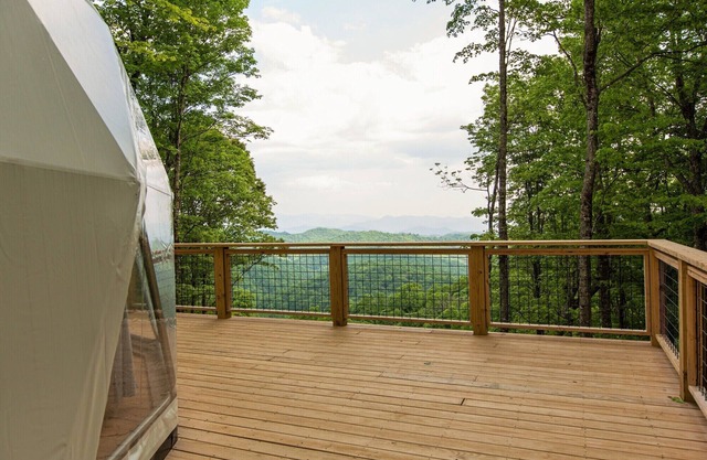 Timeless Luxury Mountain Dome - Glamping w/A/C, Hot Tub, and Extra Amenities