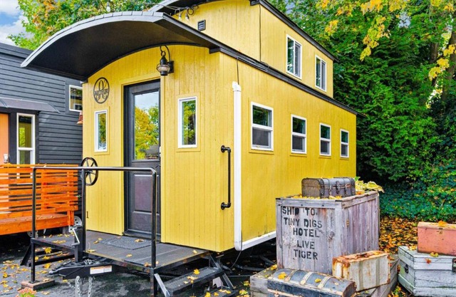 Tiny Digs Arthur House