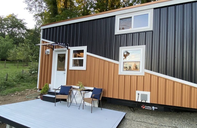 Tiny House Tranquil Forest Retreat