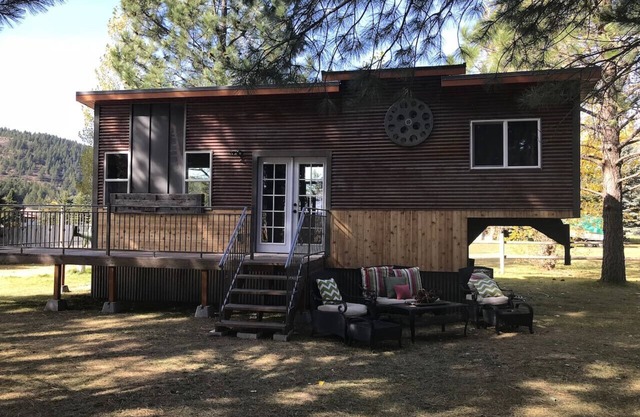 Tiny House -Valley Village
