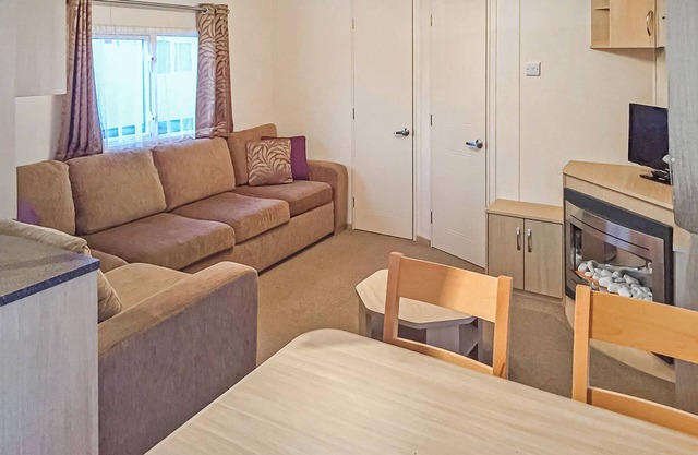 Tollerton Gold Caravan