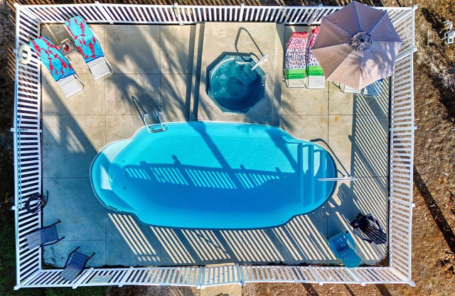 Top Gun: Private Pool, Hot Tub, Elevator, 4 BR/4.5 BA, sleeps 9 Ocean Views!