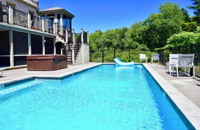 Top-Rated B & B on Ogunquit/Cape Neddick Town Line, Ogunquit Tourist Area