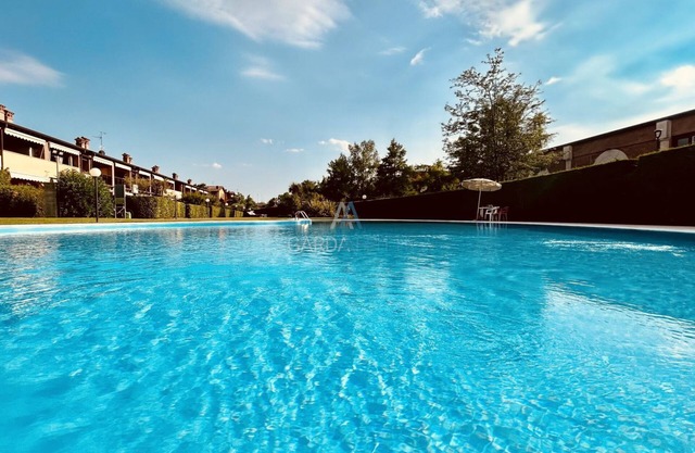 Topazio Apartment - Vista piscina a 150m dal Lago