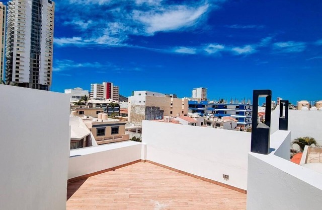 Torre Calamar a pasos de la Playa