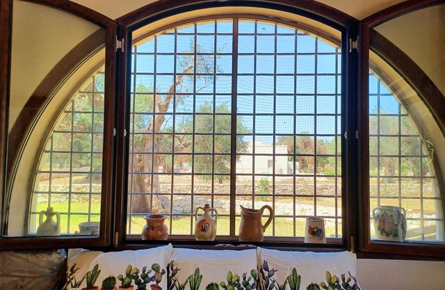 TORRE GUACETO RESERVE, ELEGANT HEATED AND AIR-CONDITIONED FARMHOUSE