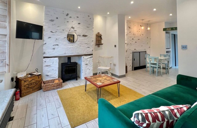 Totnes Centre Charming Flat