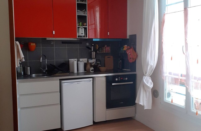 Tour Eiffel - Invalides 10 min away