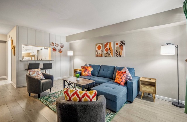 Towne Plaza Apartments #111 in the Galleria Area