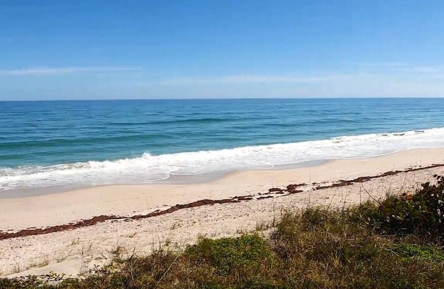 Townhome #5 Beachfront Property -Saltwater Pool-Private Beach- Sleeps 8