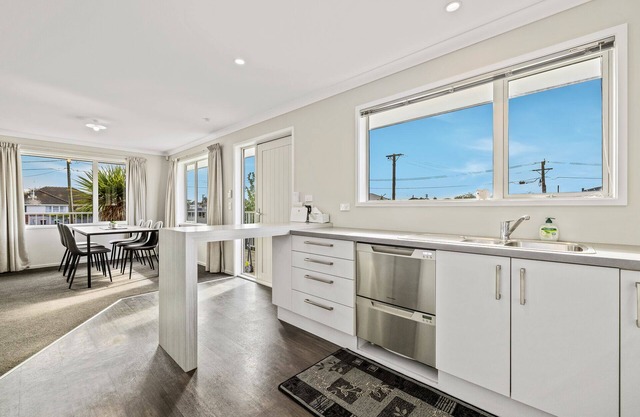 Townhouse Tranquillity - Christchurch Holiday Home