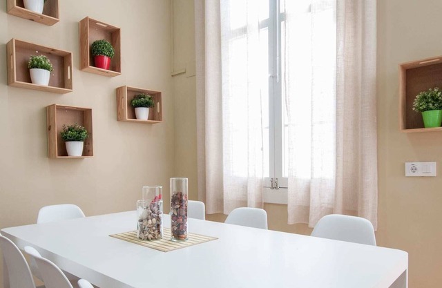 Traditional Triana House with 9 en-suite Bedrooms