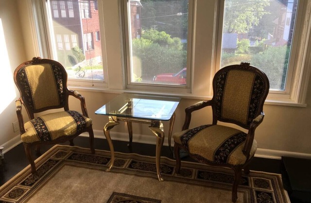 Traditional decor, 1Br,1Ba,Lg Studio Apt. US OPEN