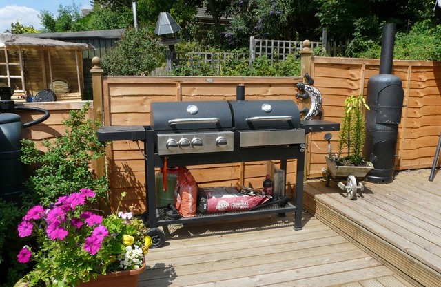 Traditional stone cottage in award winning market town on edge of peak district