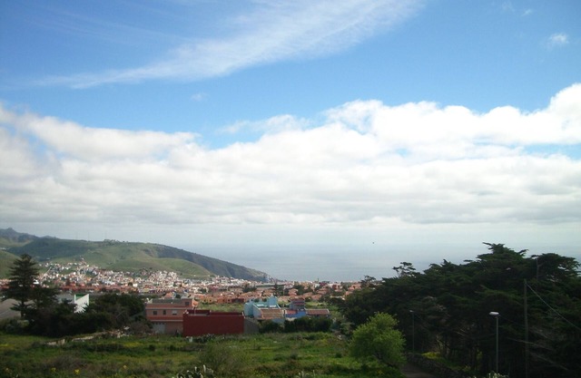 Tranquil room in a rural place, with sun energy.