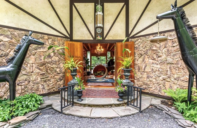 Tranquil escape with/hot tub views. 2.5 hours from NYC. On the market for sale.