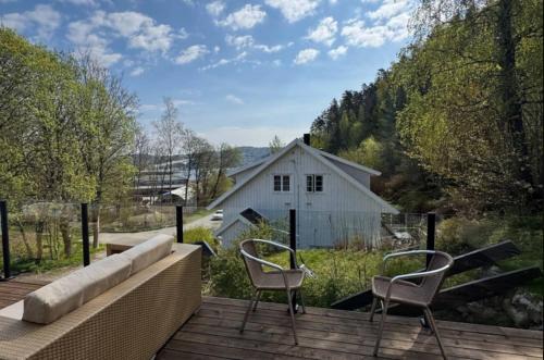Tranquil home close to downtown