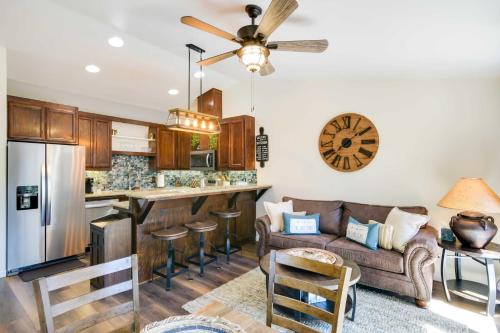 Tranquil Lake Almanor Getaway with Grill!