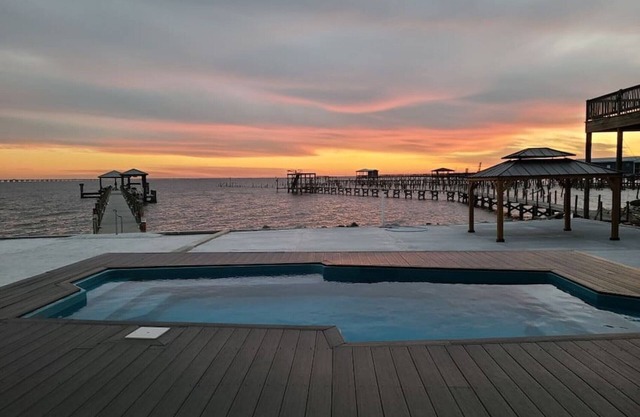 Tranquil Lake House, Come Get Away!