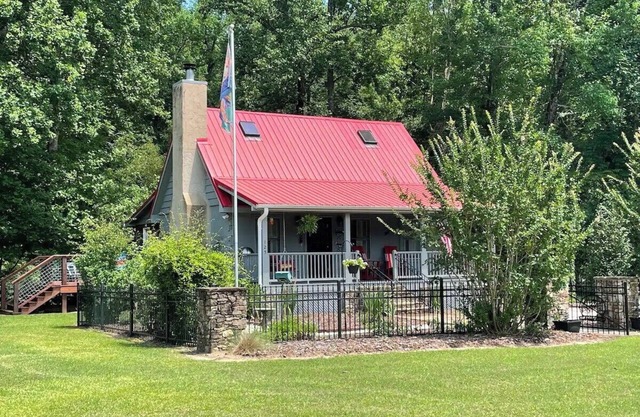 Tranquil Waterfront Valley Cabin With Views