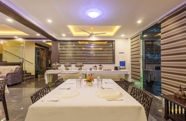 Treebo Sri vi ka Residency