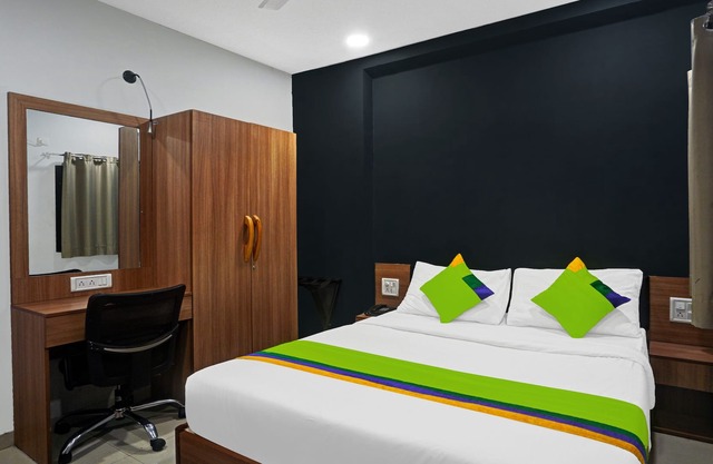 Treebo Trend Wow, Surat Station