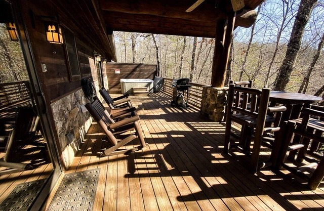 Treehouse Bryson City 