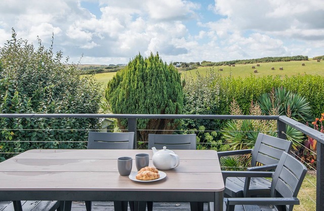 Treetops, Holiday Cottage Lydstep, Sleeps 8, 4 bedrooms, bathrooms