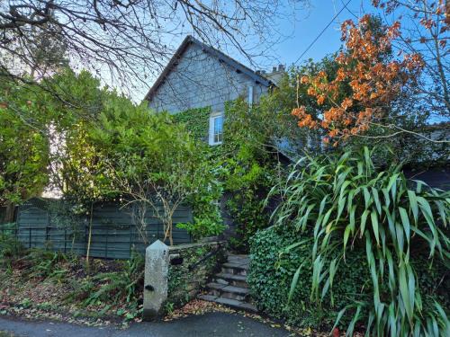 Tregarthen Cottage - tranquil totally self-contained room near Looe with EV point