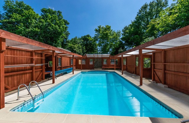 Tremenhere Barn - Three Bedroom House, Sleeps 5